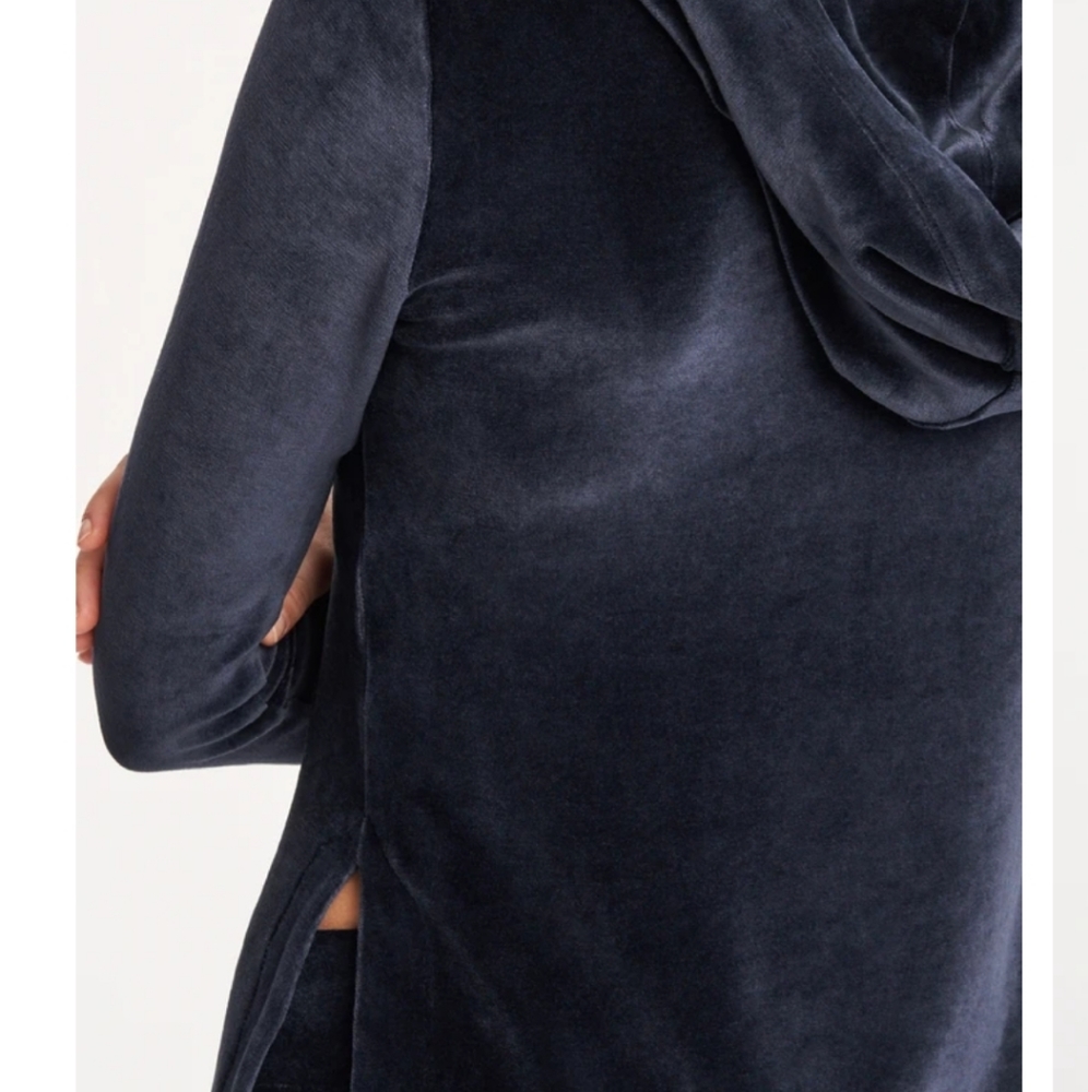 Sweatshirt - Picture 7 of 8